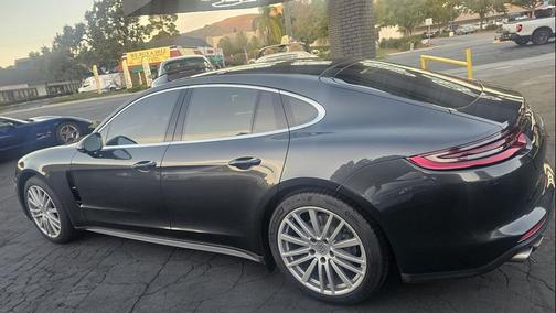 2018 Porsche Panamera 4S
