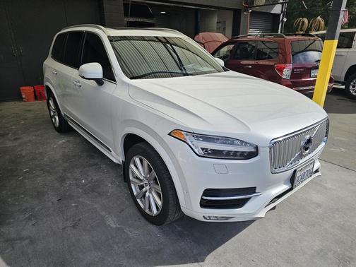 2018 Volvo XC90 T6 Inscription