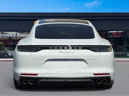 WHITE 2023 Porsche Panamera 4 Platinum Edition