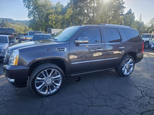 2011 Cadillac Escalade Premium