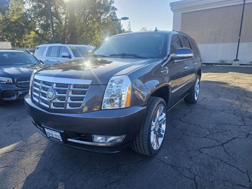 2011 Cadillac Escalade Premium