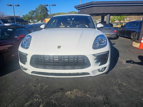 2018 Porsche Macan Sport Edition