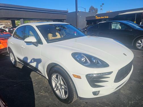 2018 Porsche Macan Sport Edition