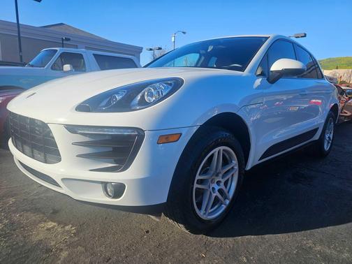 2018 Porsche Macan Sport Edition