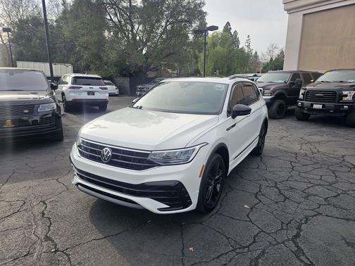 2022 Volkswagen Tiguan 2.0T SE R-Line Black