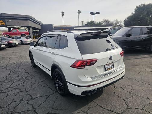 2022 Volkswagen Tiguan 2.0T SE R-Line Black