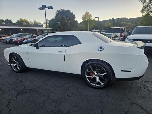 2015 Dodge Challenger SXT Plus