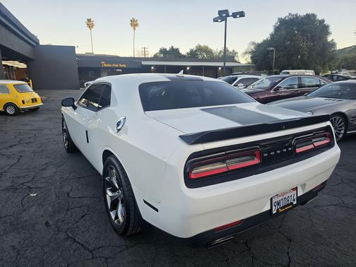 2015 Dodge Challenger SXT Plus