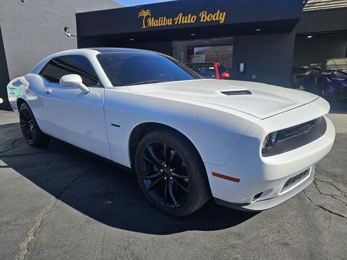 2015 Dodge Challenger SXT Plus