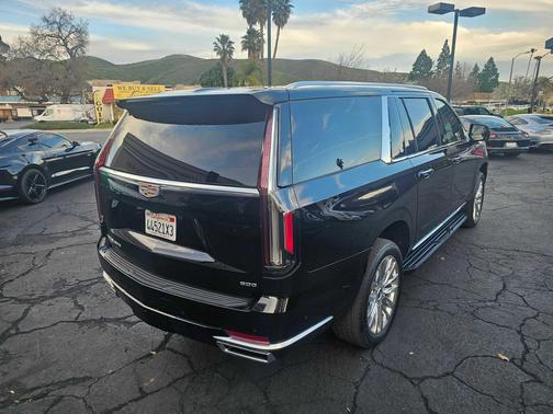 2024 Cadillac Escalade ESV Sport