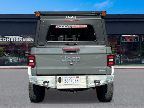 Granite Crystal Metallic Clearcoat 2020 Jeep Gladiator Overland