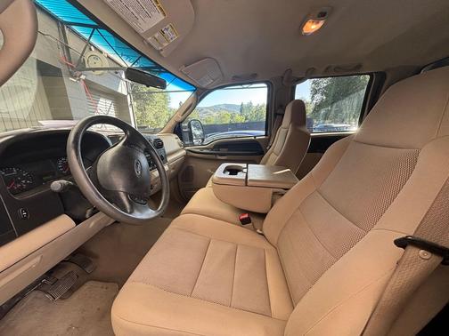 BURGUNDY 2006 Ford F-250 XLT