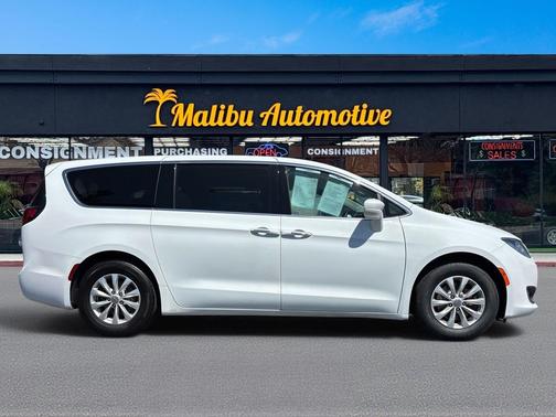 Bright White Clearcoat 2019 Chrysler Pacifica Touring Plus