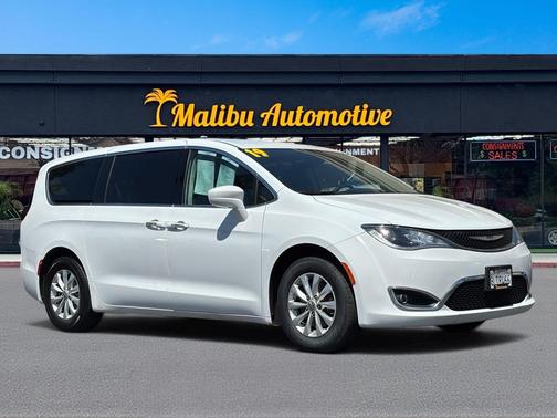 Bright White Clearcoat 2019 Chrysler Pacifica Touring Plus