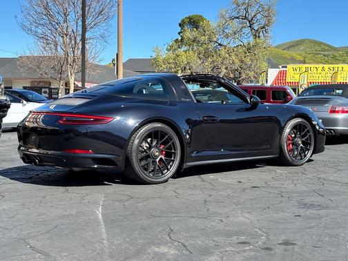 2018 Porsche 911 Targa 4 GTS