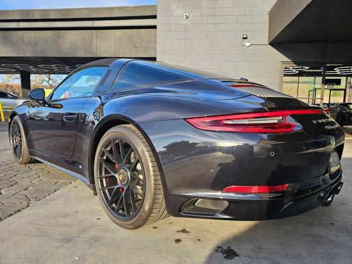 2018 Porsche 911 Targa 4 GTS