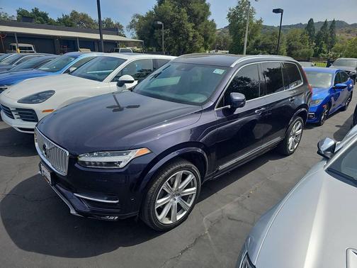 Magic Blue Metallic 2017 Volvo XC90 T6 Inscription