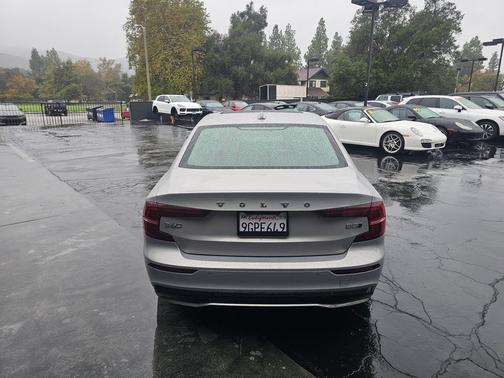 2024 Volvo S60 B5 Plus Dark Theme