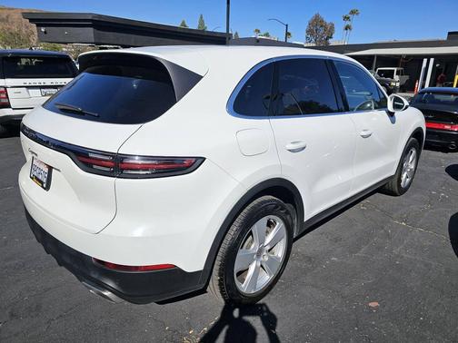 WHITE 2019 Porsche Cayenne Cayenne