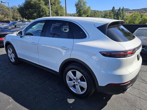 WHITE 2019 Porsche Cayenne Cayenne