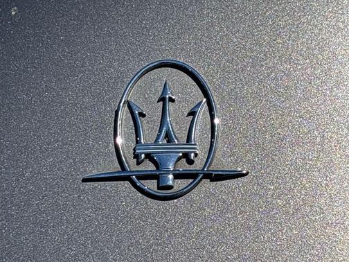 Bianco Alpi Pearlescent 2018 Maserati Ghibli S Q4 GranSport