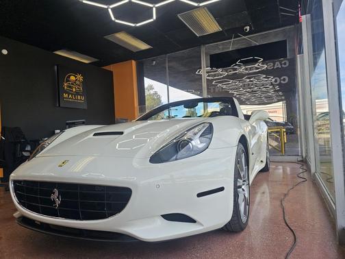 2013 Ferrari California Base