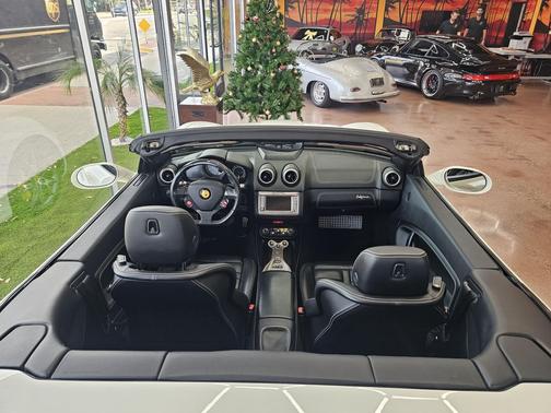 2013 Ferrari California Base