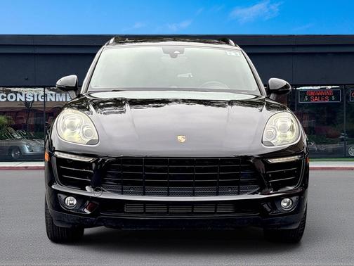 BLACK 2018 Porsche Macan Macan Sport Edition