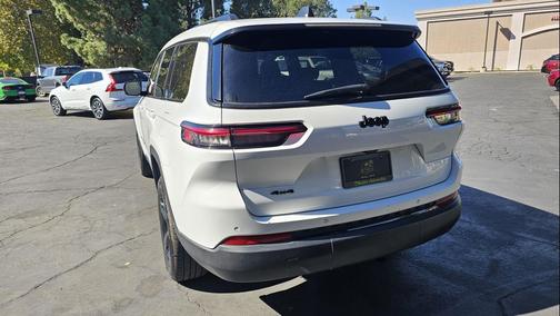 2023 Jeep Grand Cherokee L Altitude