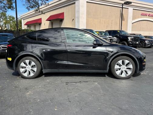 2023 Tesla Model Y Long Range Dual Motor All-Wheel Drive