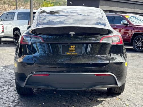 2023 Tesla Model Y Long Range Dual Motor All-Wheel Drive