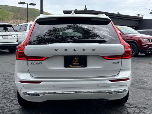 2023 Volvo XC60 B5 Plus Bright Theme