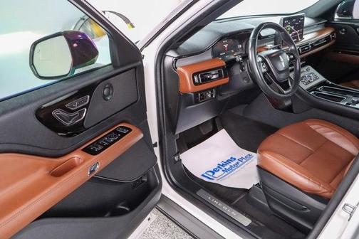 White 2023 Lincoln Aviator Reserve RWD