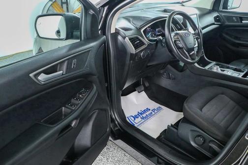 2021 Ford Edge SE