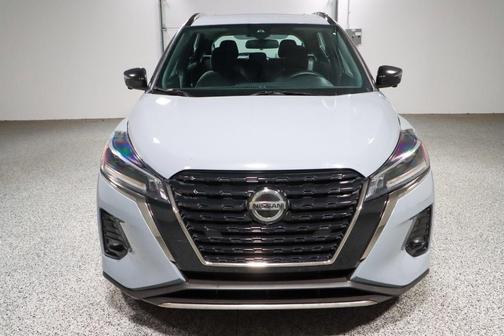 2021 Nissan Kicks SR