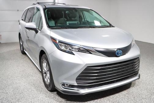 2021 Toyota Sienna XLE