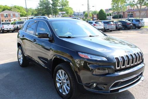 Brilliant Black Crystal Pearlcoat 2016 Jeep Cherokee Overland