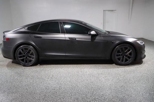 Black 2022 Tesla Model S Plaid