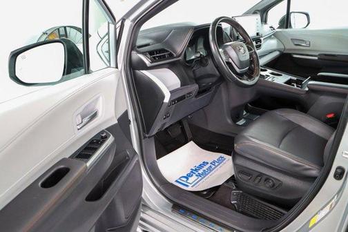 2024 Toyota Sienna XSE 7 Passenger