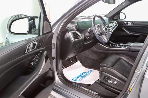 2024 BMW X5 M60i