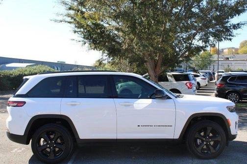 2023 Jeep Grand Cherokee Laredo