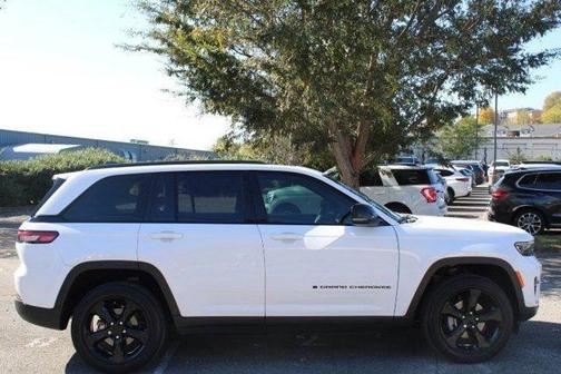 2023 Jeep Grand Cherokee Laredo