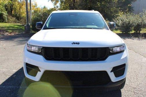 2023 Jeep Grand Cherokee Laredo