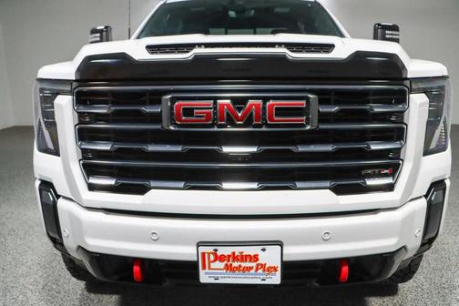 2024 GMC Sierra 2500 AT4