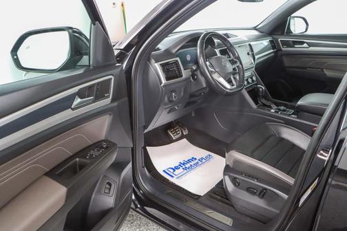 2022 Volkswagen Atlas Cross Sport 3.6L V6 SEL Premium R-Line