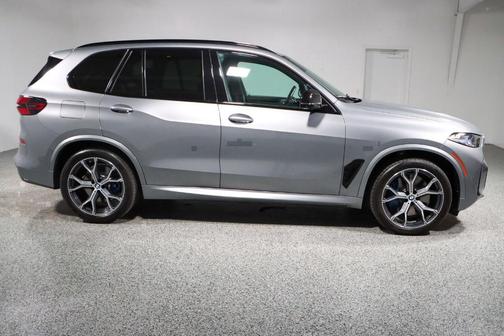 2024 BMW X5 M60i