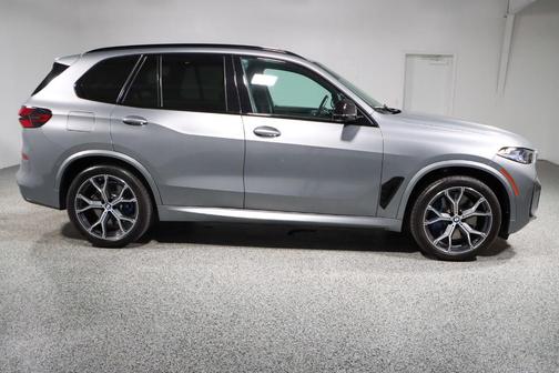 2024 BMW X5 M60i
