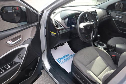 2018 Hyundai SANTA FE SE