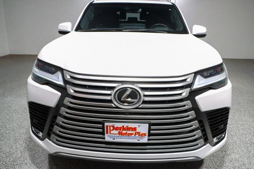 Eminent White Pearl 2024 Lexus LX 600 Premium