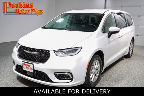 2023 Chrysler Pacifica Touring-L